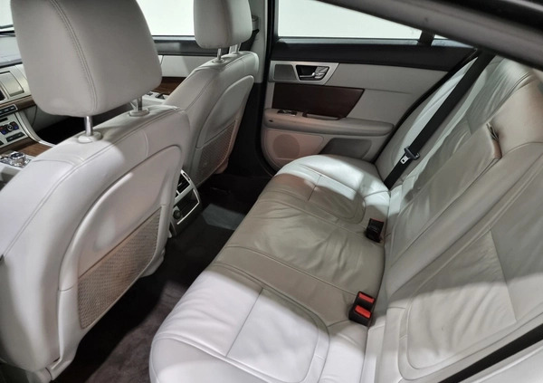 Jaguar XF cena 29900 przebieg: 260534, rok produkcji 2014 z Szadek małe 191